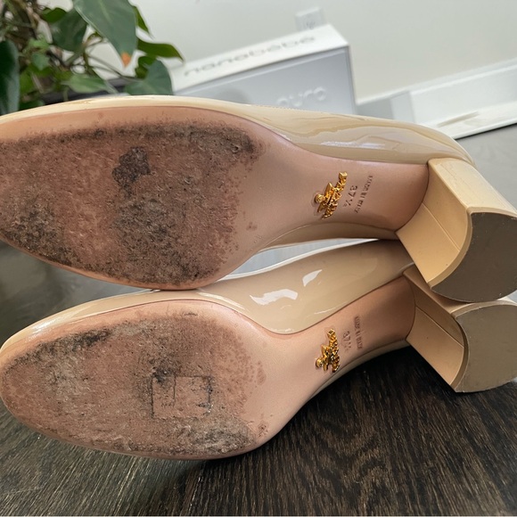 PRADA CAMEL PATENT LEATHER PUMPS size 37 1/2 - Picture 4 of 9